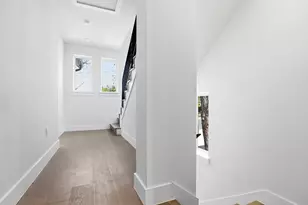 2301 E 10th St, Austin, TX 78702 - Photo 31