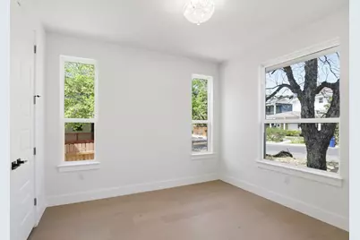 2301 E 10th Street, Austin, TX 78702 - Photo 7