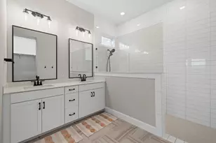 220 Monterey Oak Trl, Georgetown, TX 78628 - Photo 17
