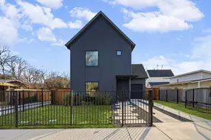 205 W Croslin St, Austin, TX 78752 - Photo 3