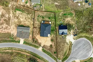 251 Estrella Ln, Bastrop, TX 78602 - Photo 37