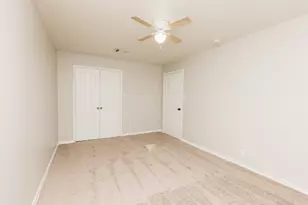 212 Sandstone Dr, Jarrell, TX 76537 - Photo 21