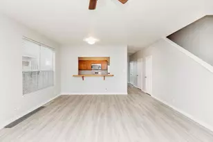 212 Sandstone Dr, Jarrell, TX 76537 - Photo 5