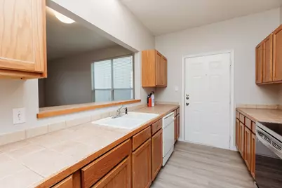 212 Sandstone Drive #H, Jarrell, TX 76537 - Photo 9