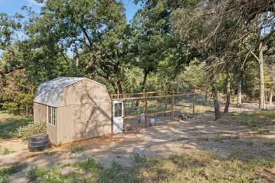 5040 County Road 320, Rockdale, TX 76567 - Photo 33