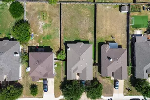 411 Estate Dr, Hutto, TX 78634 - Photo 33