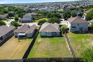 411 Estate Dr, Hutto, TX 78634 - Photo 35