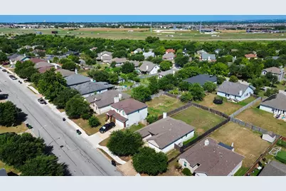 411 Estate Drive, Hutto, TX 78634 - Photo 39