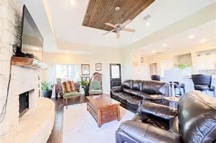 1911 Clubhouse Hill Dr, Spicewood, TX 78669 - Photo 5