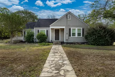 414 E Eblin Street, La Grange, TX 78945 - Photo 1