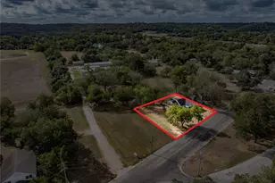 414 E Eblin St, La Grange, TX 78945 - Photo 15