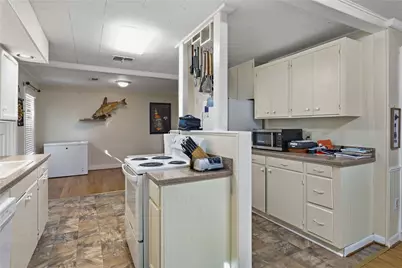 414 E Eblin Street, La Grange, TX 78945 - Photo 5