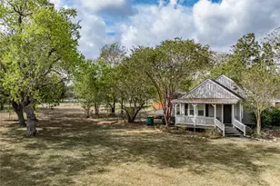 414 E Eblin St, La Grange, TX 78945 - Photo 11