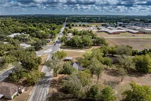 414 E Eblin St, La Grange, TX 78945 - Photo 13