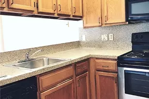 2210 Pearl St, Austin, TX 78705 - Photo 11