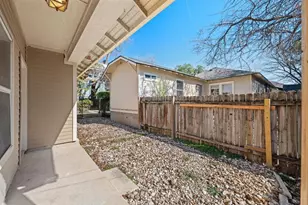 2906 Pearl St, Austin, TX 78705 - Photo 3