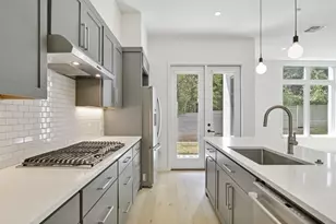 2506 Sutherland St, Austin, TX 78746 - Photo 13