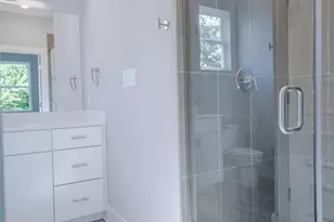 1042 Rosemont St, Austin, TX 78723 - Photo 29