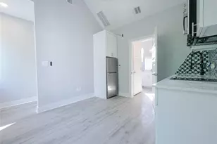 1042 Rosemont St, Austin, TX 78723 - Photo 27