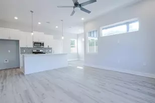 1042 Rosemont St, Austin, TX 78723 - Photo 7