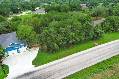 1331 Lovers Lane, Bastrop, TX 78602 - Photo 7