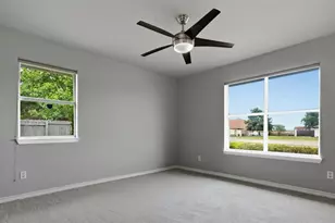 325 Meadow Valley Loop, Jarrell, TX 76537 - Photo 17