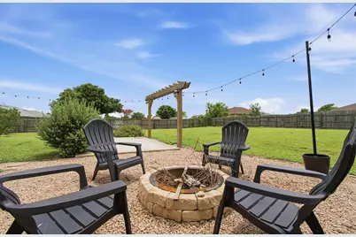 325 Meadow Valley Loop, Jarrell, TX 76537 - Photo 19