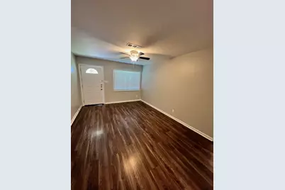 6302 Chesterfield Avenue, Austin, TX 78752 - Photo 9