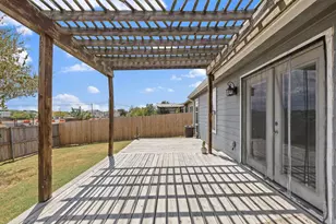 4917 Lexington Meadow Ln, Del Valle, TX 78617 - Photo 33