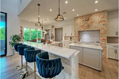 10 Monarch Oaks Lane, The Hills, TX 78738 - Photo 9