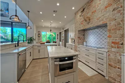 10 Monarch Oaks Lane, The Hills, TX 78738 - Photo 11