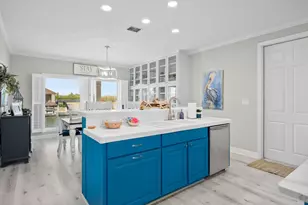 113 Tarpon Ct, Aransas Pass, TX 78336 - Photo 9