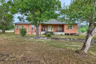 201 Hofheinz St, San Marcos, TX 78666 - Photo 3