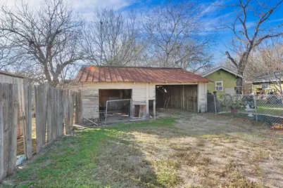 917 Trinity Street, Lockhart, TX 78644 - Photo 11