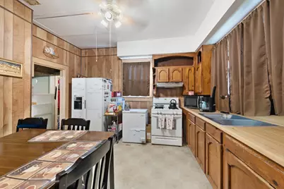 917 Trinity Street, Lockhart, TX 78644 - Photo 9