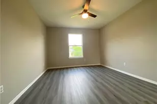 504 Debra Dr, Taylor, TX 76574 - Photo 21