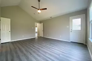 504 Debra Dr, Taylor, TX 76574 - Photo 11