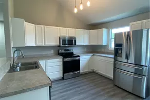 504 Debra Dr, Taylor, TX 76574 - Photo 9