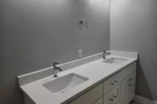 700 N Avenue C, Elgin, TX 78621 - Photo 11