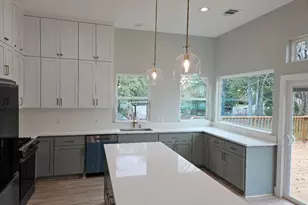 700 N Avenue C, Elgin, TX 78621 - Photo 5