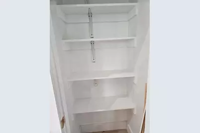 700 N Avenue C, Elgin, TX 78621 - Photo 9