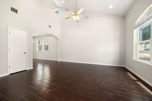 5805 Shaded Cottage Ct, Austin, TX 78744 - Photo 3