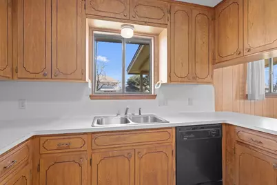 914 Victoria Street, Taylor, TX 76574 - Photo 13