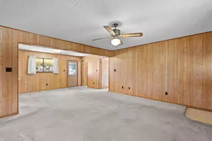 914 Victoria St, Taylor, TX 76574 - Photo 7