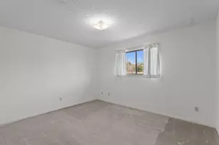 914 Victoria St, Taylor, TX 76574 - Photo 21