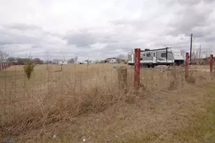 150 Callaway Ct, Lockhart, TX 78644 - Photo 1