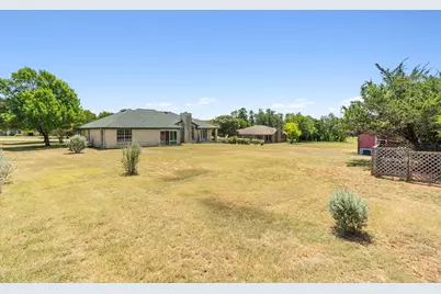 207 Meadow Oaks Drive, Dripping Springs, TX 78620 - Photo 33