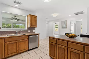 207 Meadow Oaks Dr, Dripping Springs, TX 78620 - Photo 17