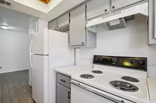 8804 Cainwood Ln, Austin, TX 78729 - Photo 11