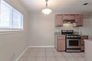 2005 Matthews Ln, Austin, TX 78745 - Photo 9